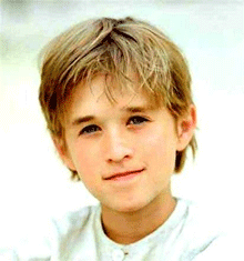 KA 070 Haley Joel Osment 220
